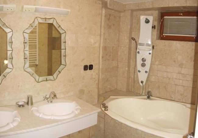 Nadix Panzio Bed and Breakfast Debrecen Rum bild